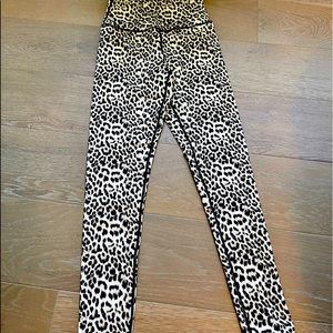 Braziliara rouched back leggings. Leopard print. S.